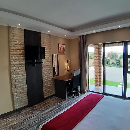 Citystay Ladybrand Bagian luar foto