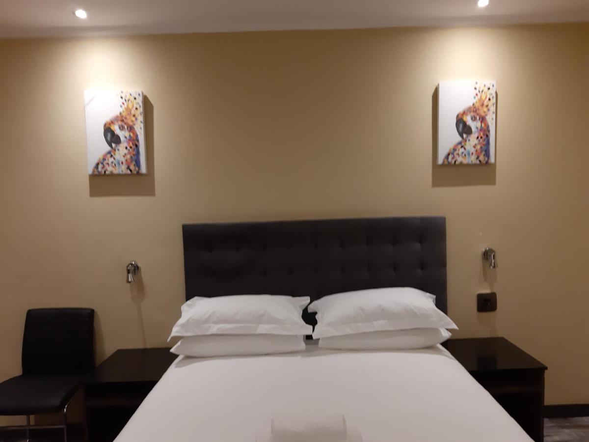 Citystay Ladybrand Bagian luar foto