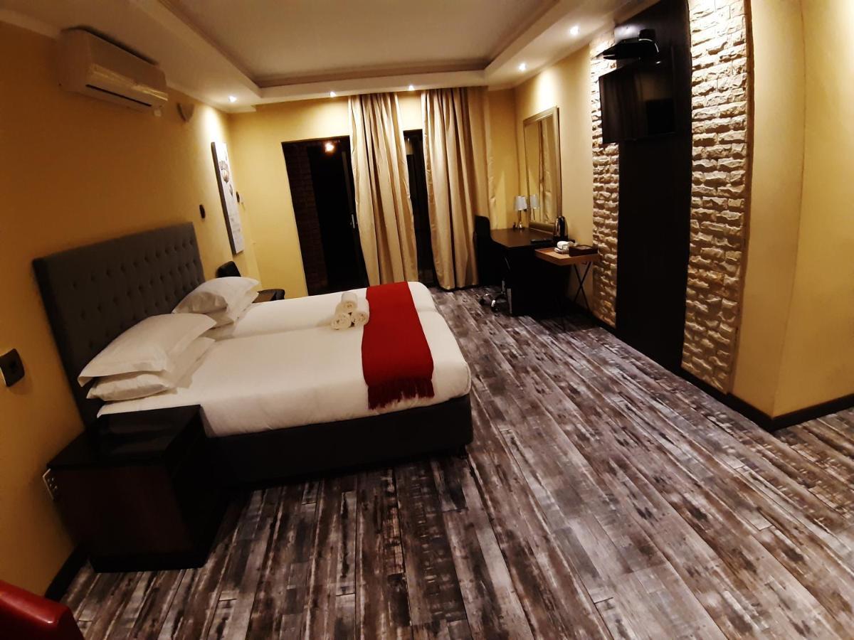 Citystay Ladybrand Bagian luar foto