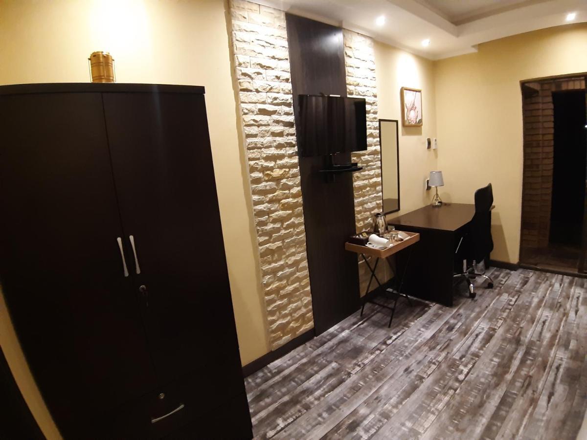 Citystay Ladybrand Bagian luar foto