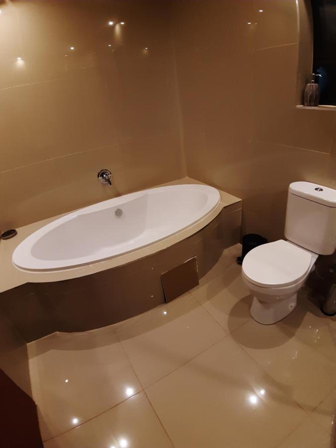 Citystay Ladybrand Bagian luar foto