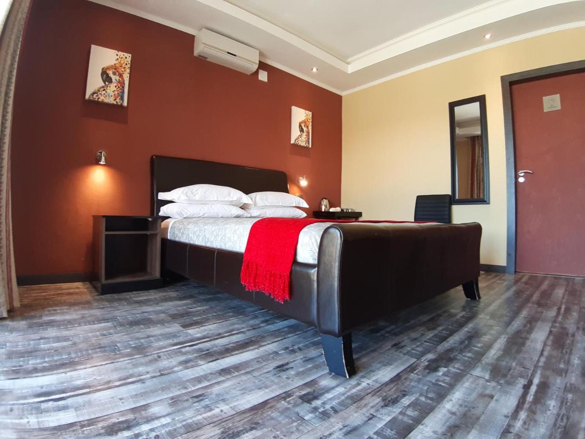 Citystay Ladybrand Bagian luar foto