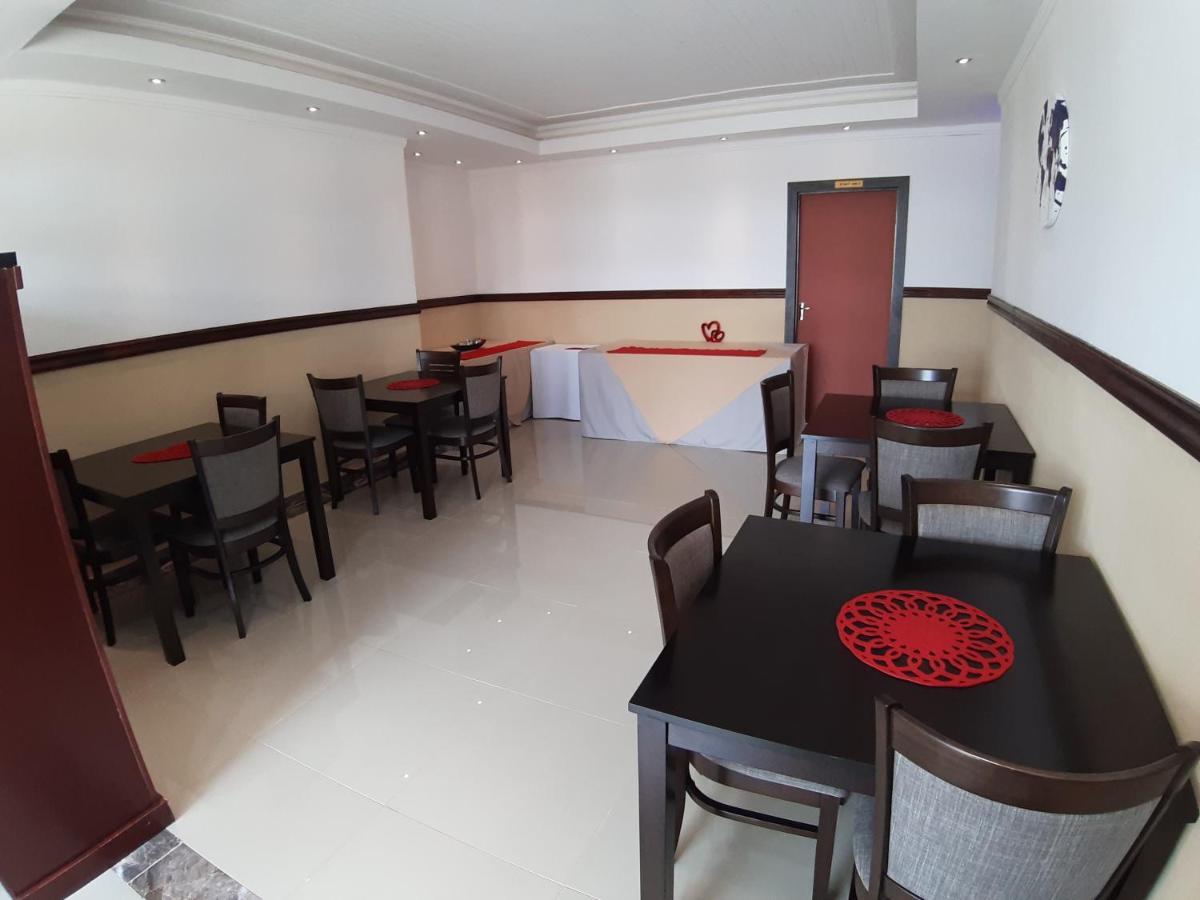 Citystay Ladybrand Bagian luar foto